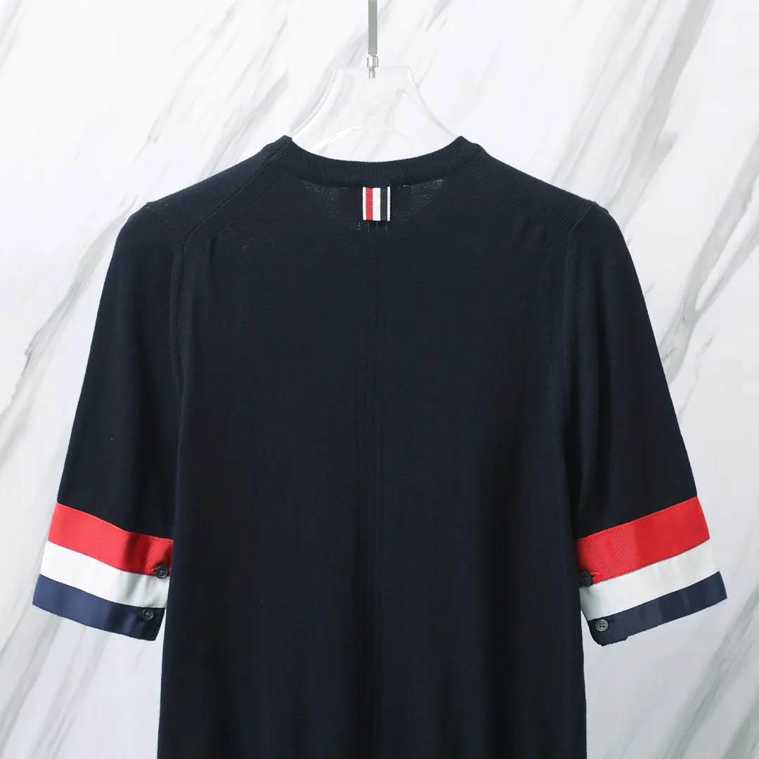 ：M 25（TB ） THOM BROWNE TB T Classic Breathable Authentic Quality + Authentic + Same Style Size：0/1/2/3/4 ：White/Black/Navy Blue/Light Gray